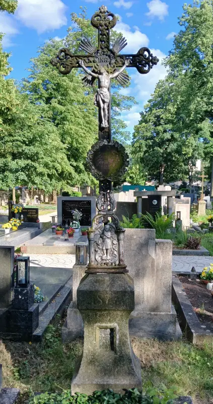 RESTAUROVÁNÍ KŘÍŽŮ