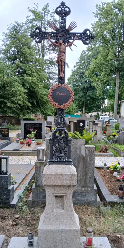 RESTAUROVÁNÍ KŘÍŽŮ