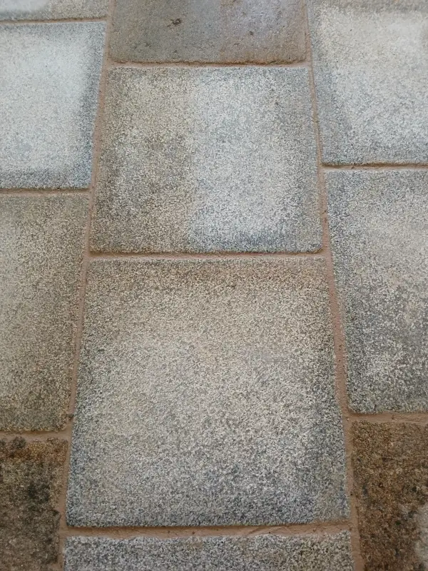 RESTAUROVÁNÍ DLAŽBY